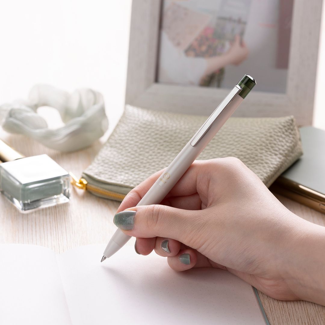 Pilot ILMILY NUANCE BLACK 0.5mm Water-based Pigment Gel Ink Ballpoint Pen