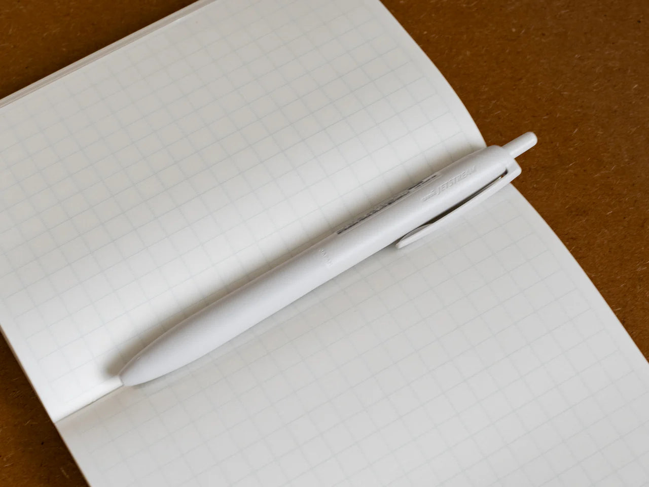 Uni JETSTREAM Lite touch ink 0.7mm Black Ink Ballpoint Pen