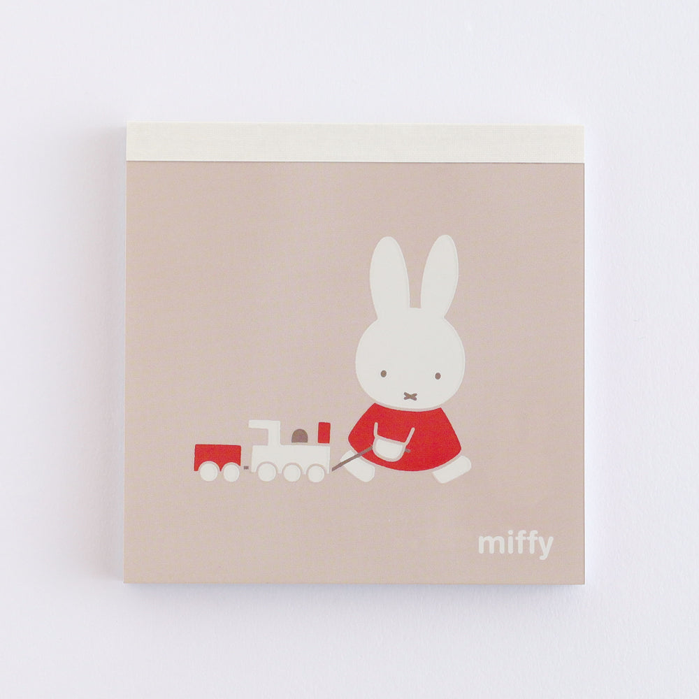 GreenFlash Miffy Square Type Memo Pad (100 Sheets)