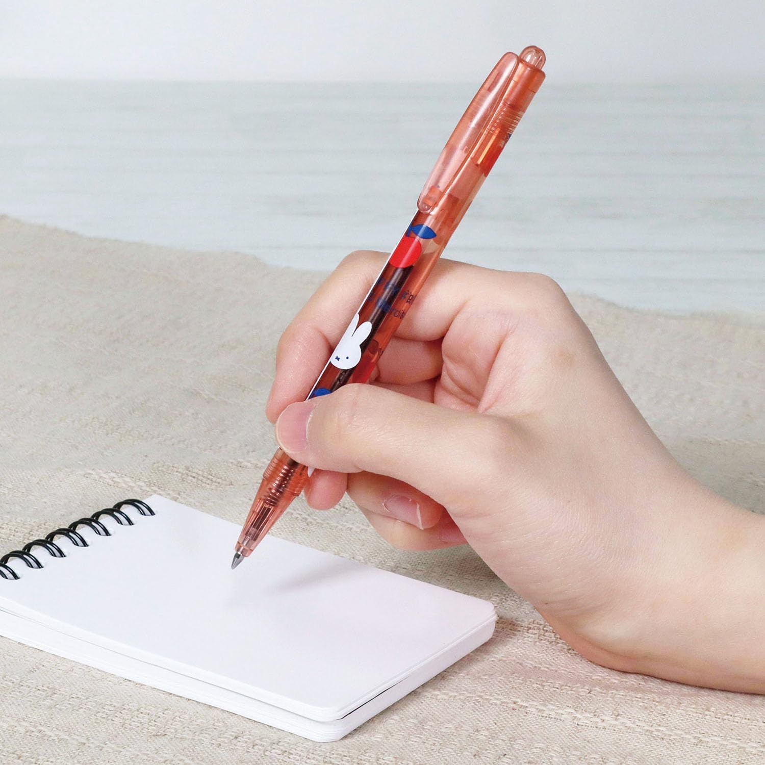 Kutsuwa Miffy Fruits 0.7mm Black Ink Ballpoint Pen