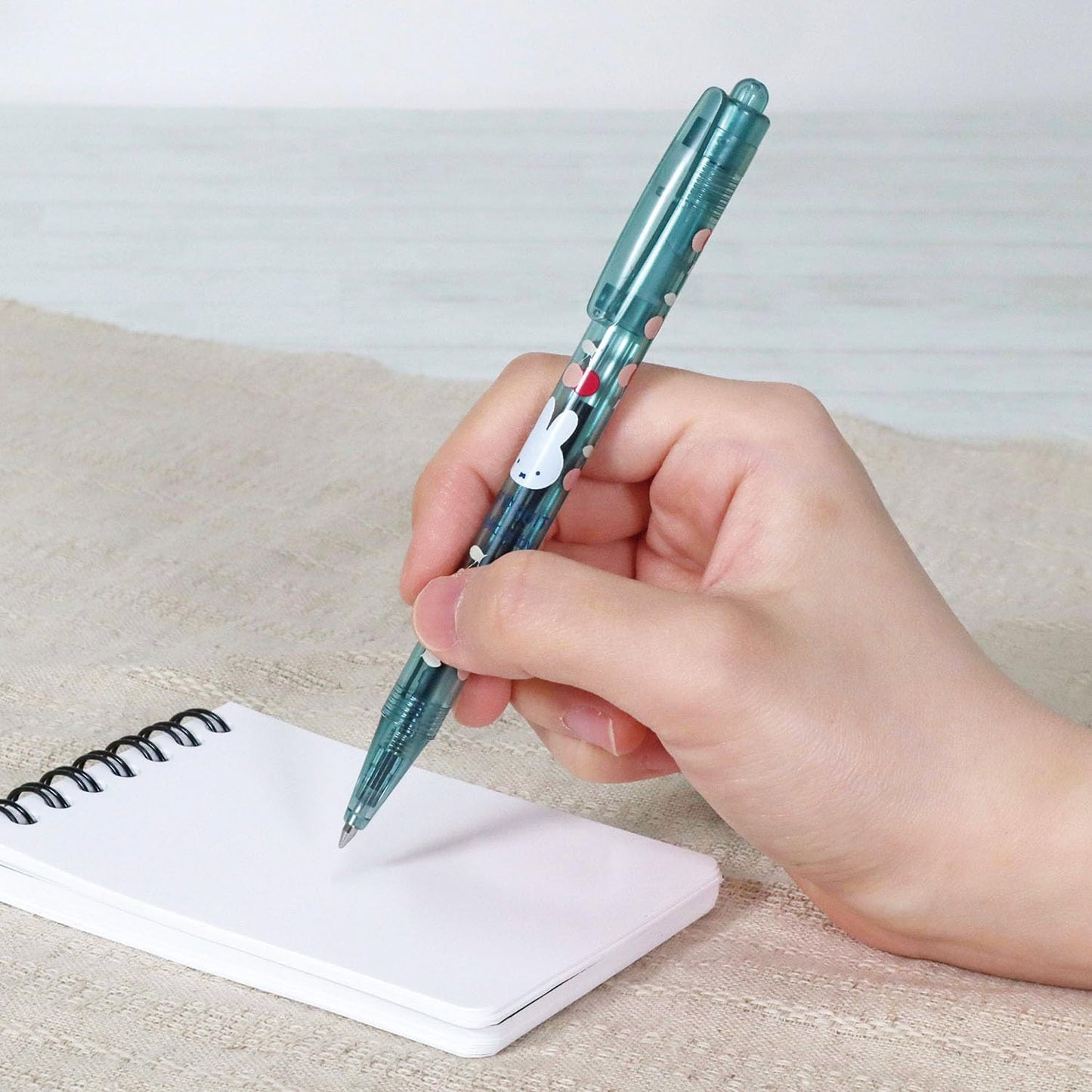 Kutsuwa Miffy Fruits 0.7mm Black Ink Ballpoint Pen