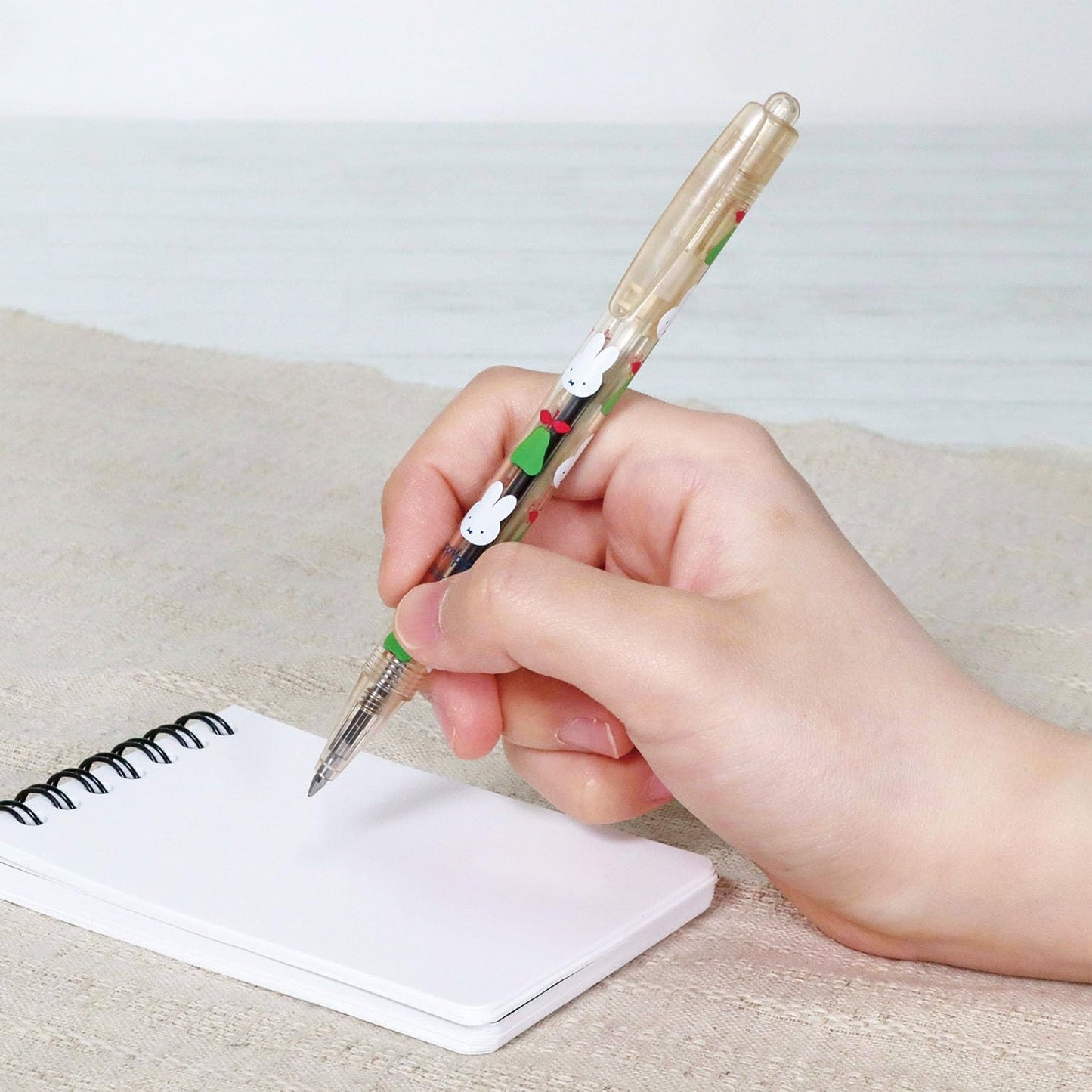 Kutsuwa Miffy Fruits 0.7mm Black Ink Ballpoint Pen