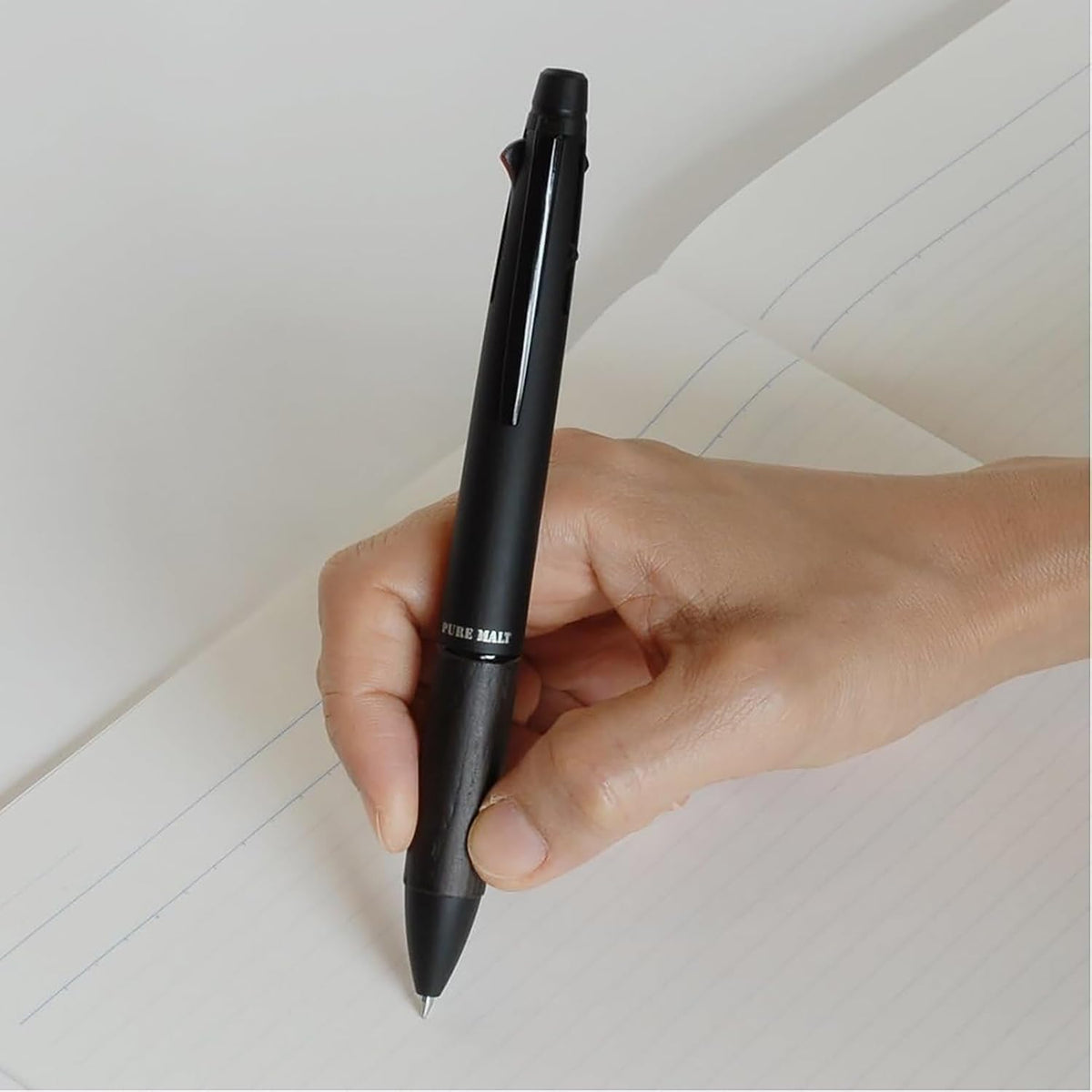 Uni Oak Premium PURE MALT Jetstream Inside 4&1 0.7mm Multifunctional Pen